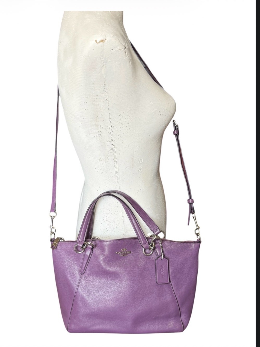 Coach Kelsey purple pebbled leather shoulder tote w/removable strap & hangtag